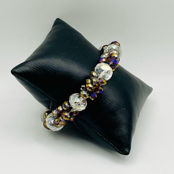 Gorgeous Multi Faceted Purple and Clear AB Glass Bead Stretch Bracelet - Picture 6 of 14